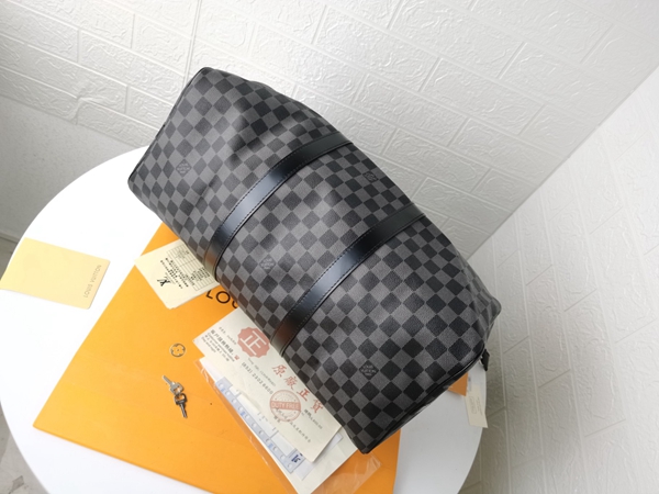 ルイヴィトンバッグ側面デザイン